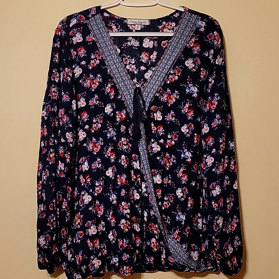 Crave Fame Almost Famous Floral Surplus Tie Front Bohemian Top 1x